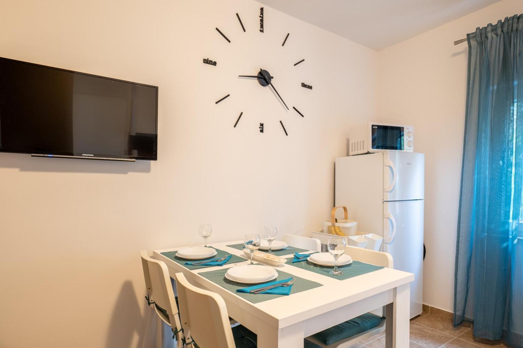 Apartment Wish - Two Bedrooms With 2 Ac Renewed Pag Town Buitenkant foto
