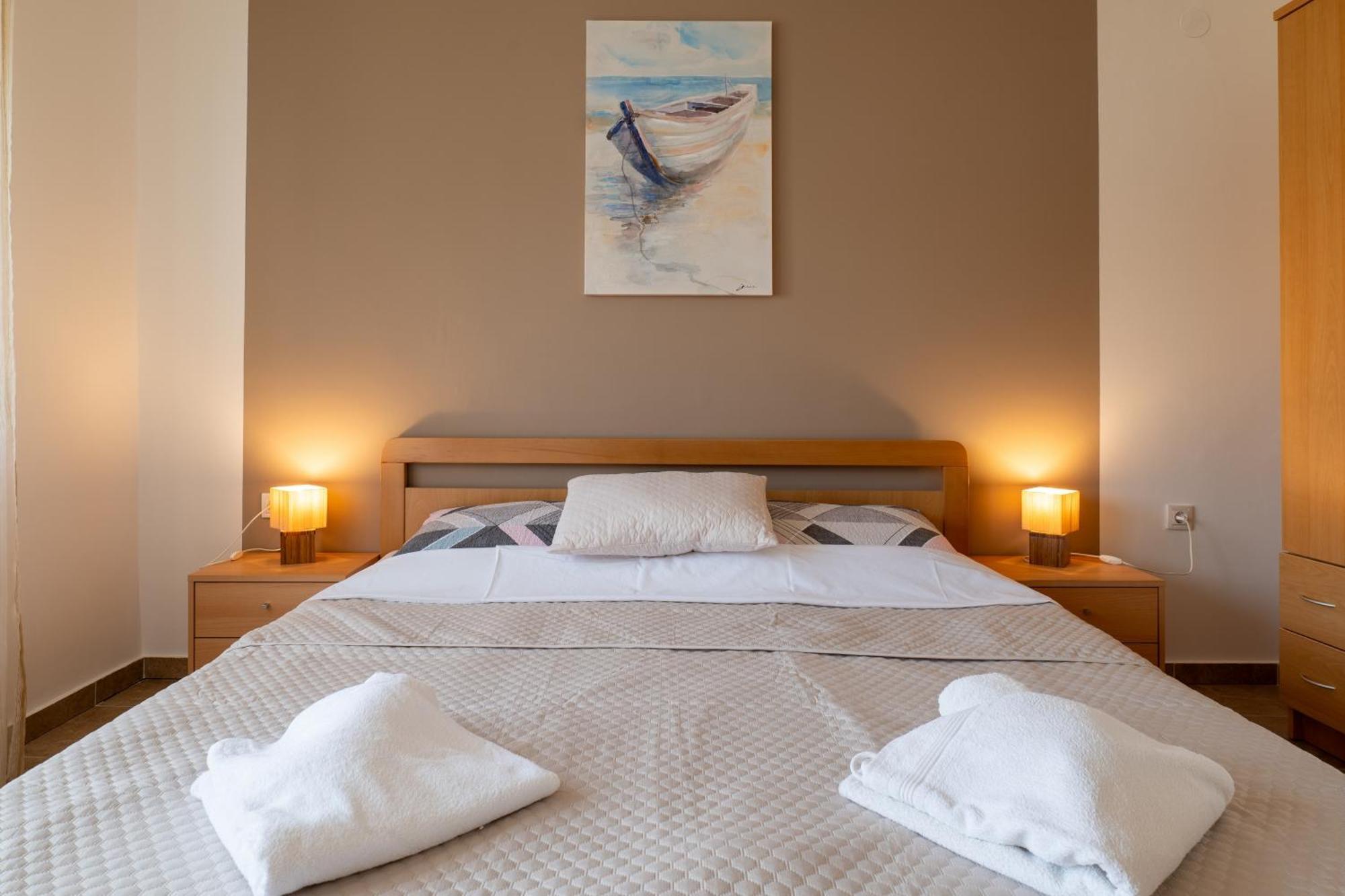 Apartment Wish - Two Bedrooms With 2 Ac Renewed Pag Town Buitenkant foto